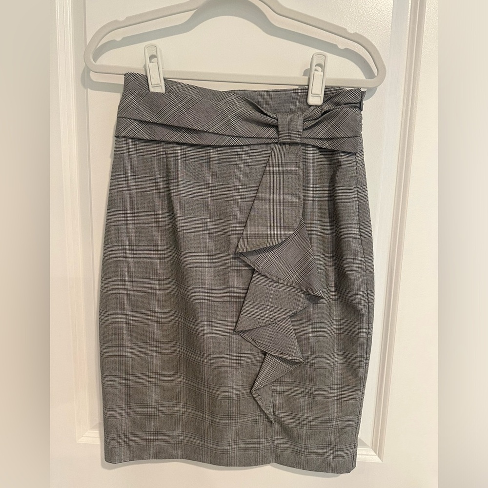Gray plaid pencil skirt with ruffle detail